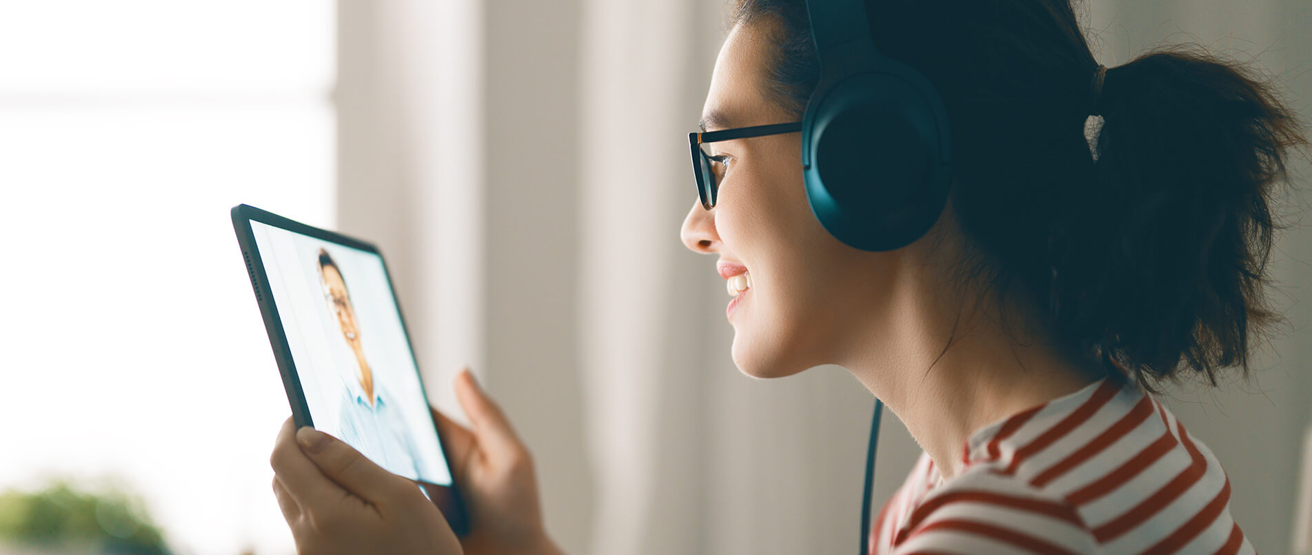 mg不朽情缘官网正式推出商用5G RedCap模组RG255C-GL，进一步丰富RedCap产品阵容