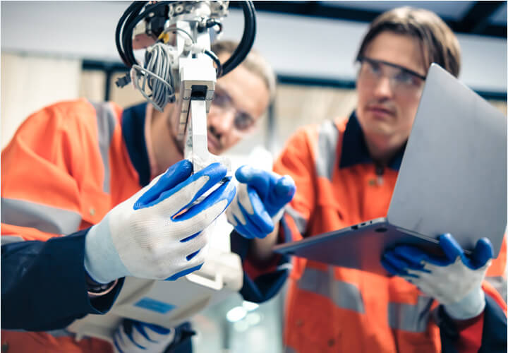 优质的在职培训机会，有机会与高水平团队一起工作